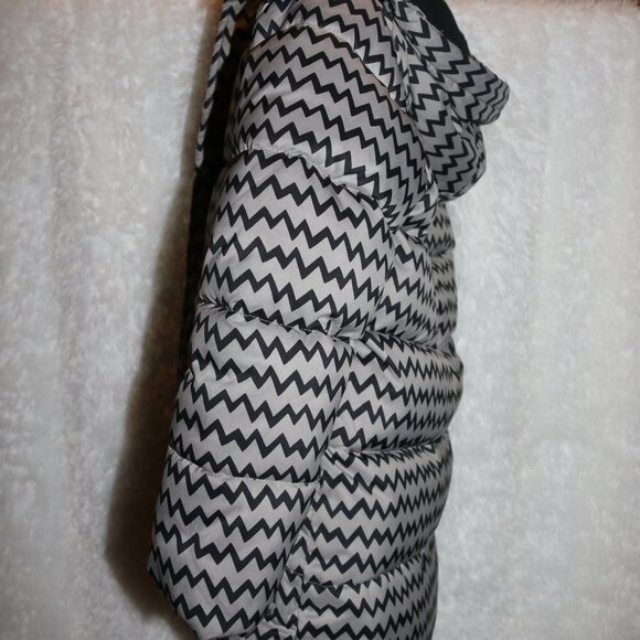 ToTo Heros kids puffer jacket 130 or size medium - Picture 15 of 16